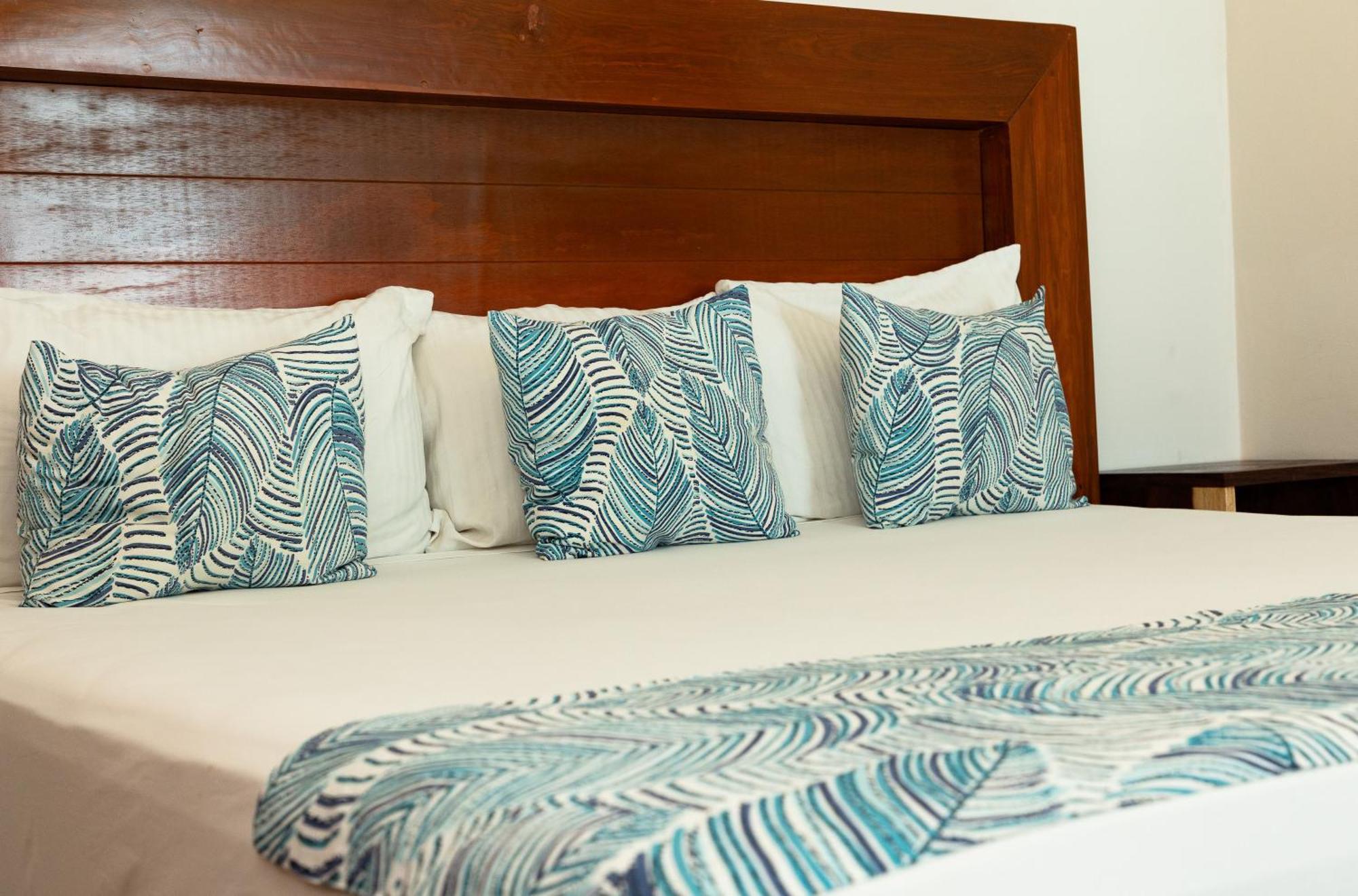 Aquastar Hotel & Apartments Mahahual Exterior photo