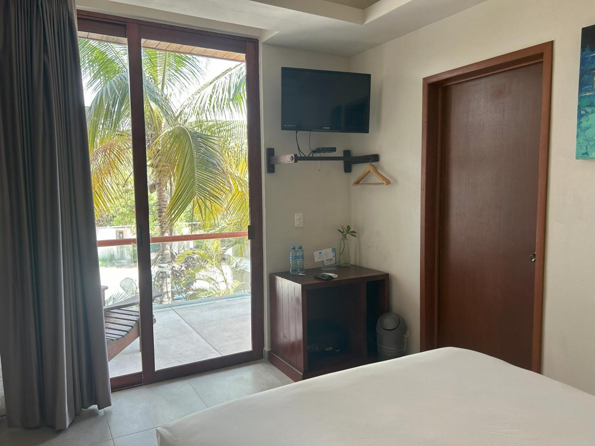 Aquastar Hotel & Apartments Mahahual Exterior photo